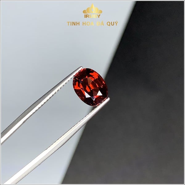 Đá Granet màu đỏ thuần lành sạch 2,36ct – IRGN233236 hình ảnh 1