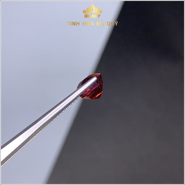 Đá Garnet màu đỏ thuần 2,26ct - IRGN233226 hình ảnh 2