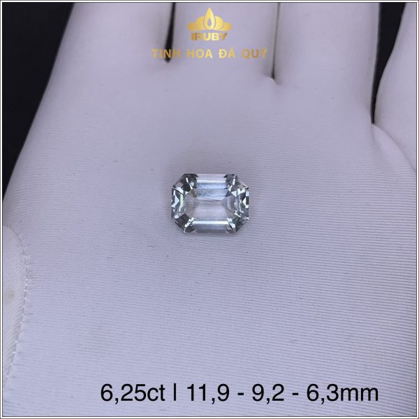 Đá Topaz màu trắng tinh khiết 6,25ct IRTP 234625 hình ảnh