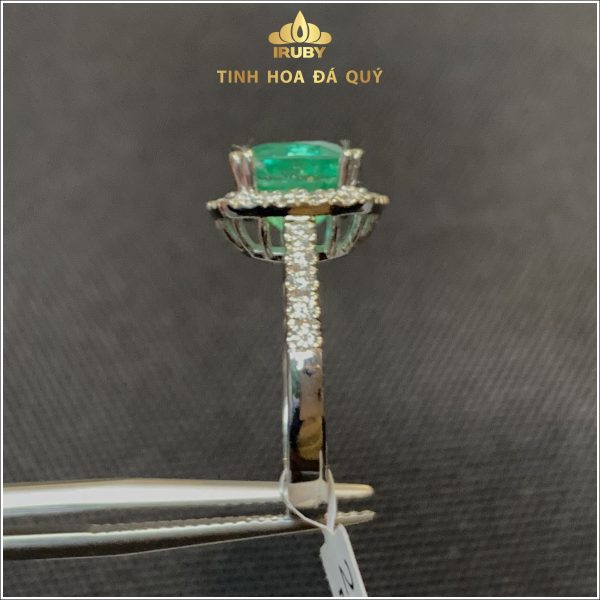 Nhẫn nữ Emerald kết kim cương siêu sang hình ảnh 3