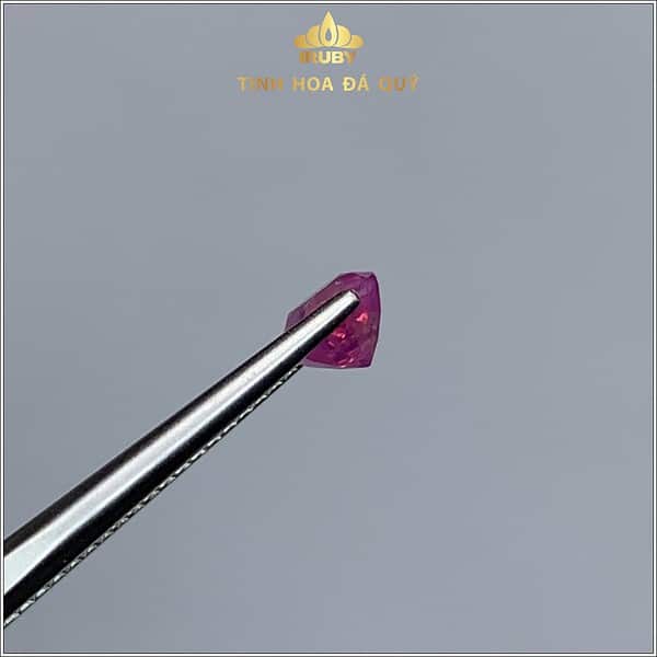 Viên đá Ruby Lục Yên màu cháo đồng 0,68ct - IRRB 235068 hình ảnh 2