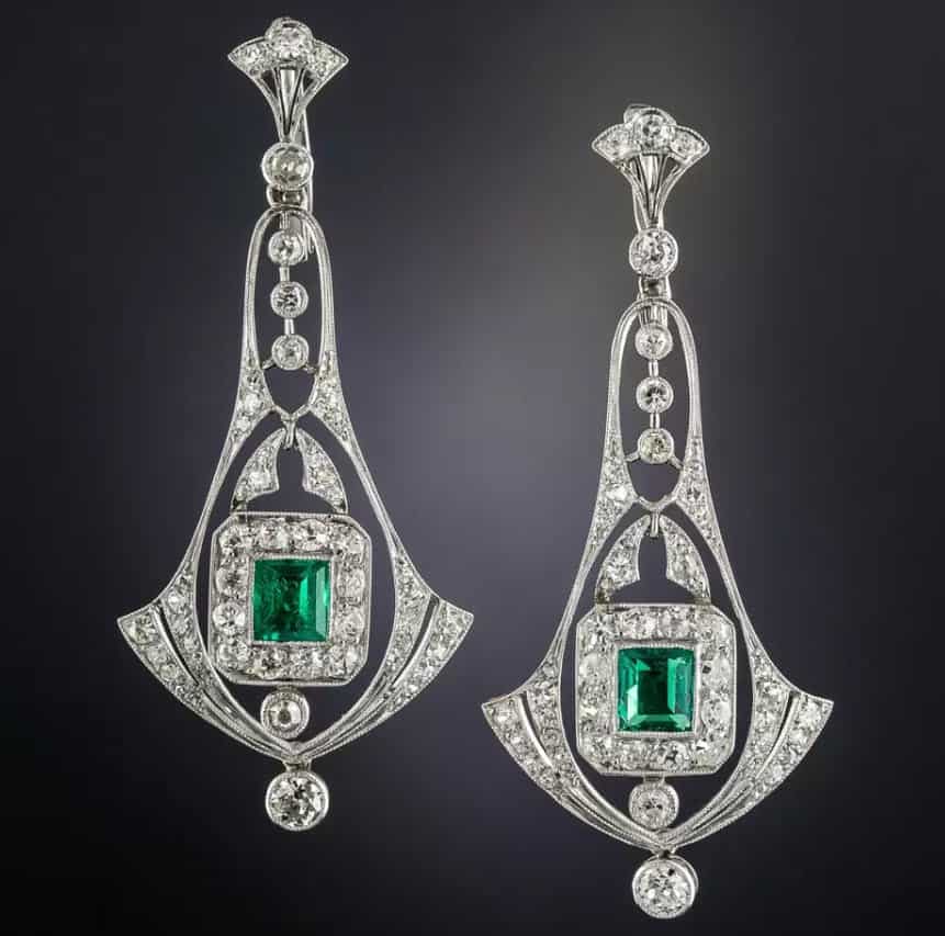 Đôi hoa tai đá Emerald kết hợp với kim cương cực kỳ đẹp