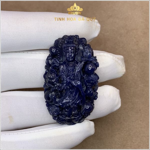 Mặt dây chuyền Phật Bà Quan Âm đá Sapphire xanh lam 19,6 gram – IRPB 235196 hình ảnh 1