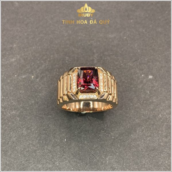 Nhẫn nam Garnet mẫu Rolex đón đầu xu hướng 3,81ct