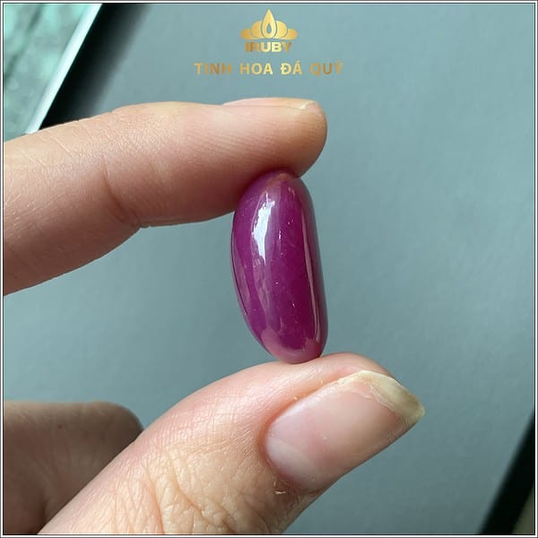 Viên Ruby Cabochon Lục Yên 36,6ct màu sắc tự nhiên