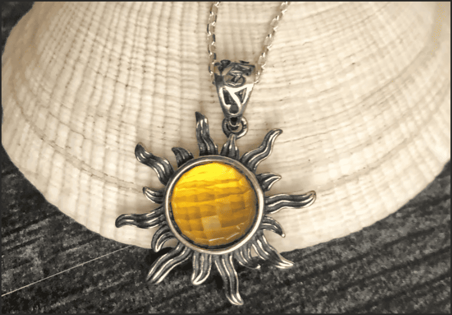 Dây chuyền mặt trời Citrine vàng tự nhiên phù hợp cho mệnh Thổ màu vàng tượng trưng cho ánh sáng
