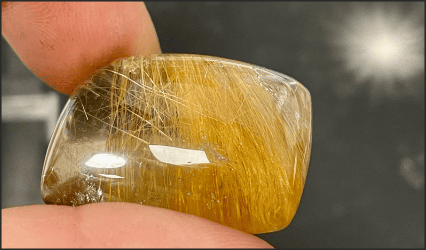 Bảo quản đá Thạch Anh tóc vàng trong môi trường tự nhiên không hóa chất