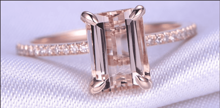Nhẫn cưới đá quý vàng 18k luôn được yêu thích lựa chọn làm thiết kế nhẫn cưới