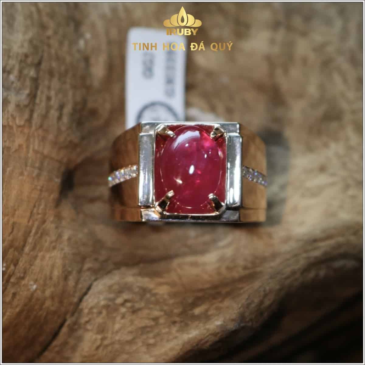 Nhẫn nam Ruby huyết Kính Lục Yên - IRRB239500 thiết kế ấn tượng với đá phụ hai bên 