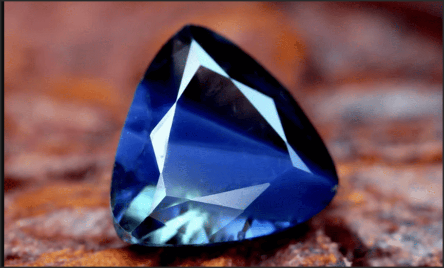 Trong các cung hoàng đạo thì Ma Kết, Xử Nữ và Song Ngư rất hợp đá Sapphire xanh