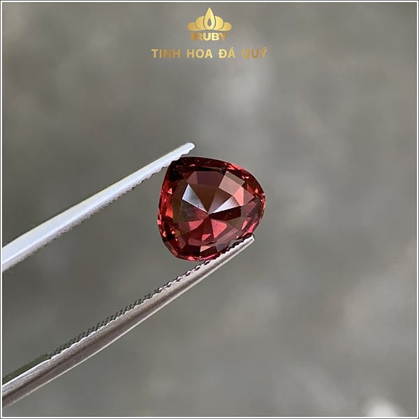 Viên Garnet trái tim đỏ thuần tự nhiên 2,45ct IRGN 239245 hình ảnh