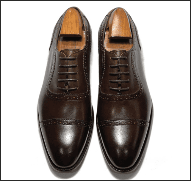 Giày là một gợi ý quà tặng cho thầy giáo, tùy thuộc vào từng phong cách cá nhân mà lựa chọn giày cho phù hợp