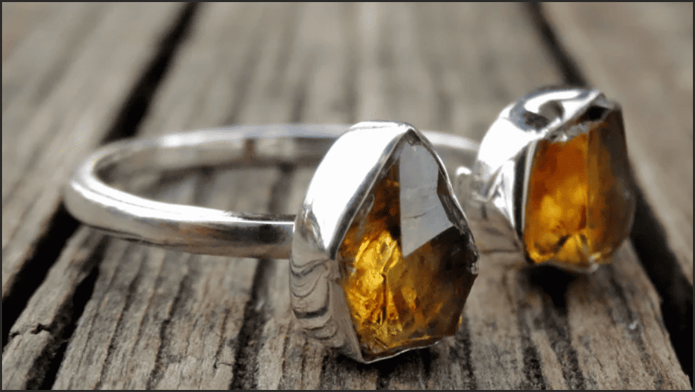 Nhẫn Beryl vàng tinh thể tự nhiên với năng lượng phong thủy cao