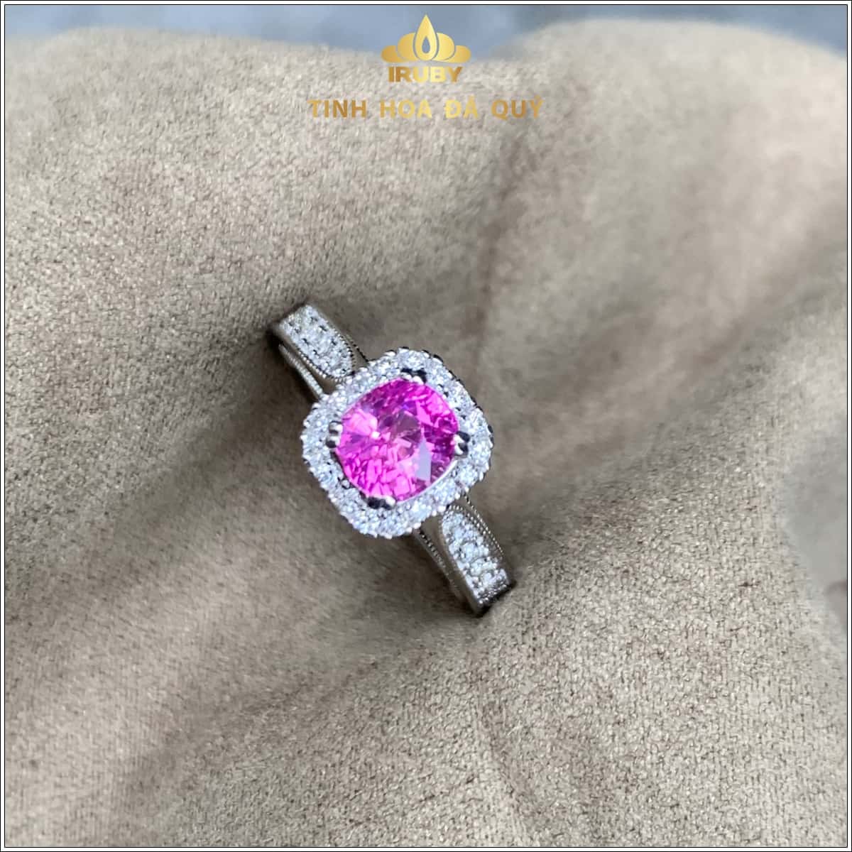 Nhẫn nữ Sapphire hồng Lục Yên - IRSP 2311233 kết hợp với kim cương tự nhiên tạo nên thiết kế nổi bật