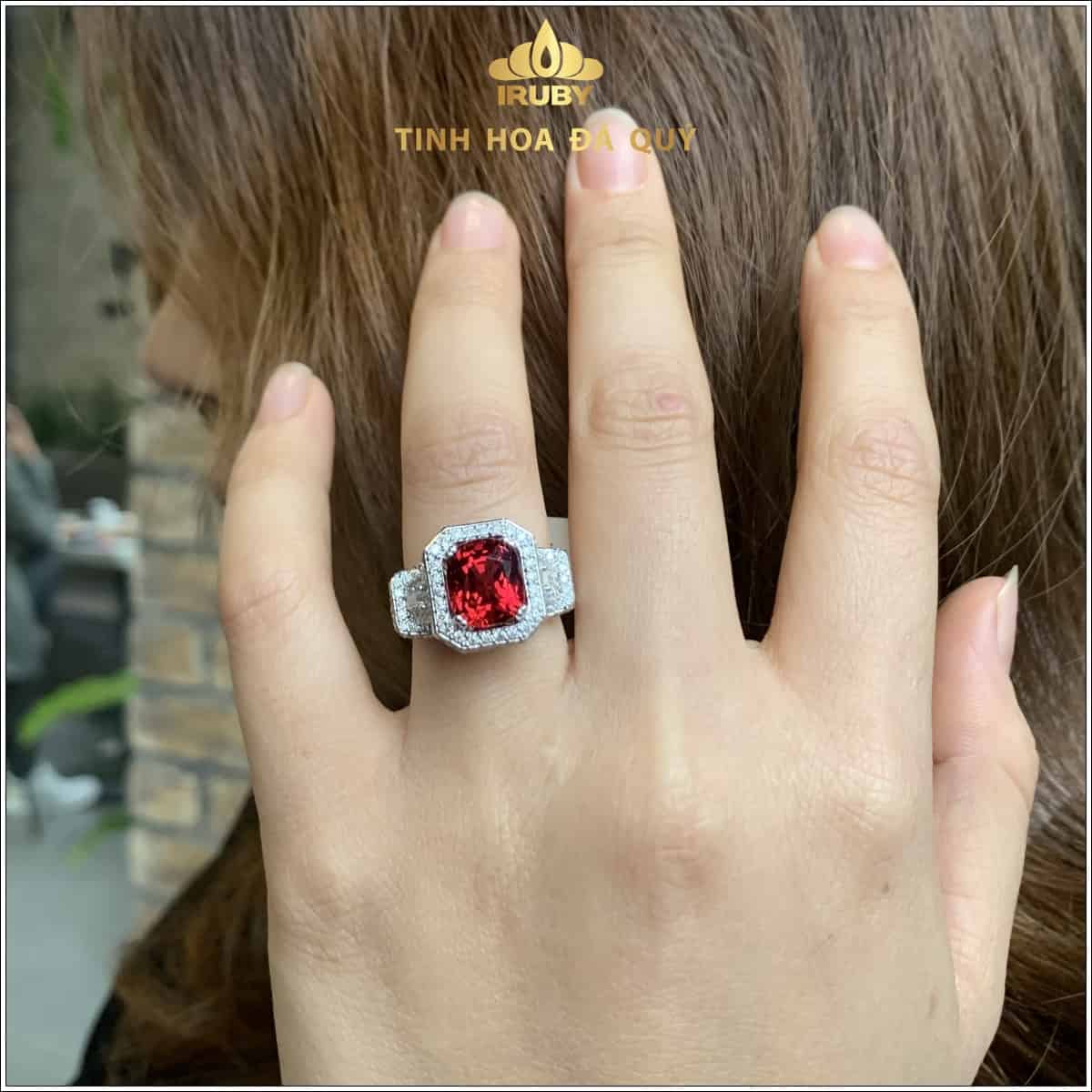 Nhẫn nữ Spinel đỏ rực Lục Yên – IRSI 2311562