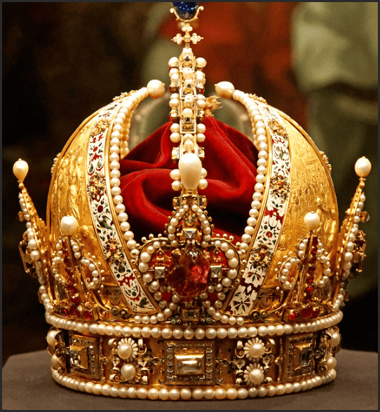 Austrian Imperial Crown Spinel là biểu tượng cho quyền lực của đấng tối cao. 