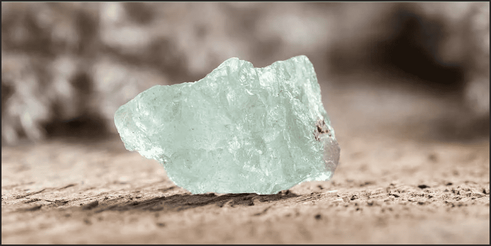 Đá Aquamarine thuộc họ đá Beryl sở hữu màu xanh nhạt cuốn hút