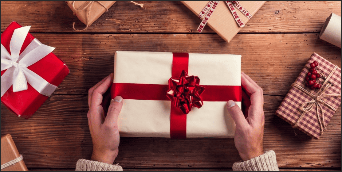 Quà tặng cuối năm cho doanh nghiệp vô cùng quan trọng nó thể hiện tâm ý người gửi cũng như mong muốn gửi đến đối tác