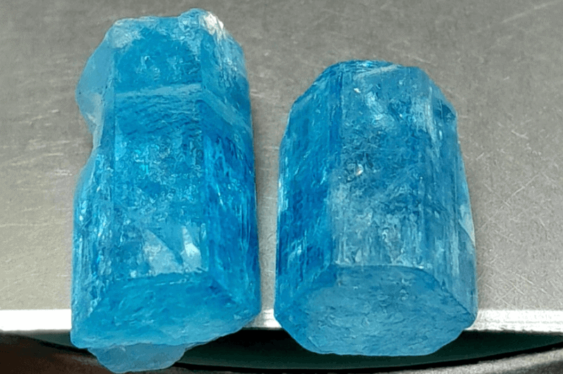Da Aquamarine tuong sinh voi menh Thuy va menh Moc mang den may man va su bao ve