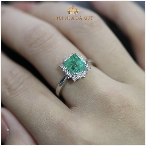 Nhẫn nữ Emerald kết Kim Cương - IREM 24118 hình ảnh 7