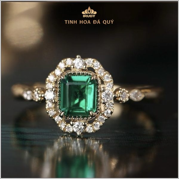 Mẫu nhẫn nữ Emerald hoàng gia - IREM 240138 hình ảnh 1