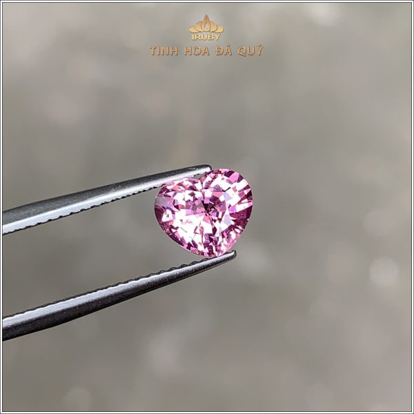 Đá Spinel trái tim Lục Yên 1,37ct - IRSI98 2404137 hình ảnh 1