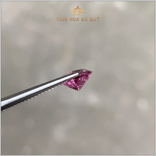 Đá Spinel trái tim Lục Yên 1,37ct - IRSI98 2404137 hình ảnh 3