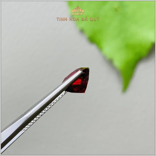 Đá Garnet Lục Yên gam màu đẹp nhất 3,21ct - IRGN119 2405321 hình ảnh 3