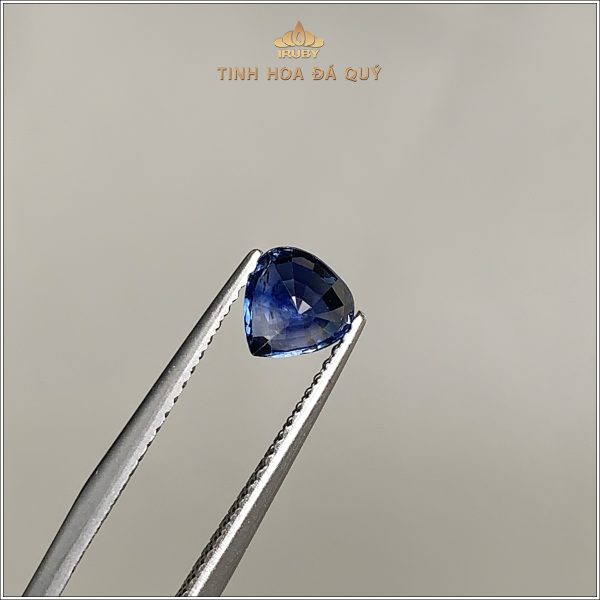 Đá Sapphire xanh lam hoàng gia 0,97ct - IRBS205 2405097 hình ảnh 4