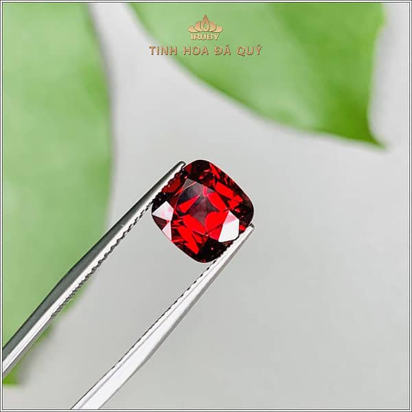 Đá Garnet Lục Yên gam màu đẹp nhất 3,17ct - IRGN126 2405317 hình ảnh 1