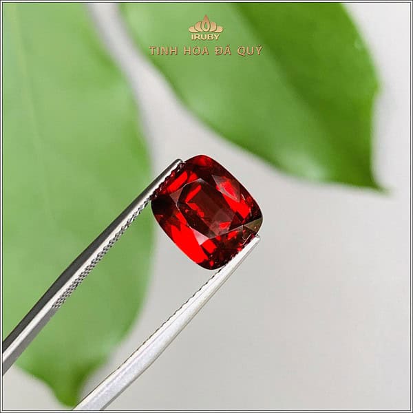 Đá Garnet Lục Yên gam màu đẹp nhất phù hợp mệnh Hỏa