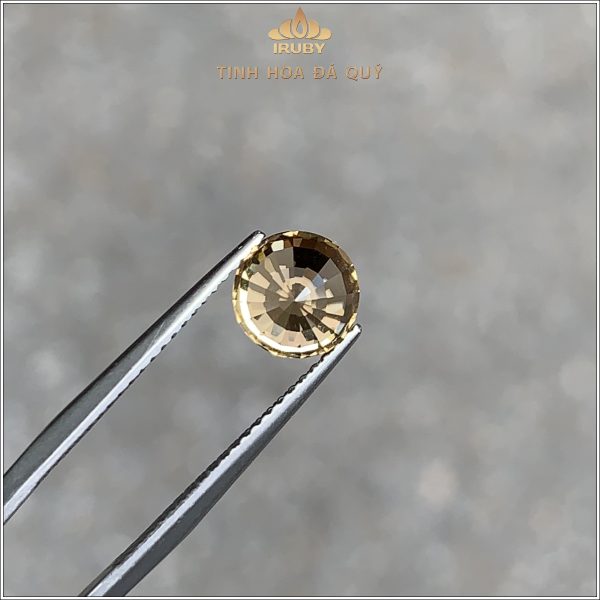 Đá Zircon Vàng tự nhiên 100% 2,38ct IRZC26 2408238