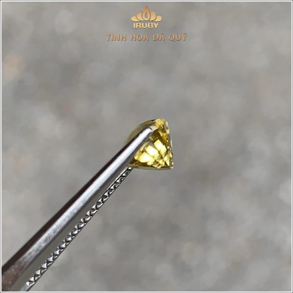 Đá Zircon vàng giác nhiên 100% 1,97ct - IRZC25 2408197 hình ảnh