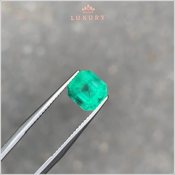 Đá Emerald xanh vivid tự nhiên 100% 2,46ct - IREM47 2409246 hình ảnh 3