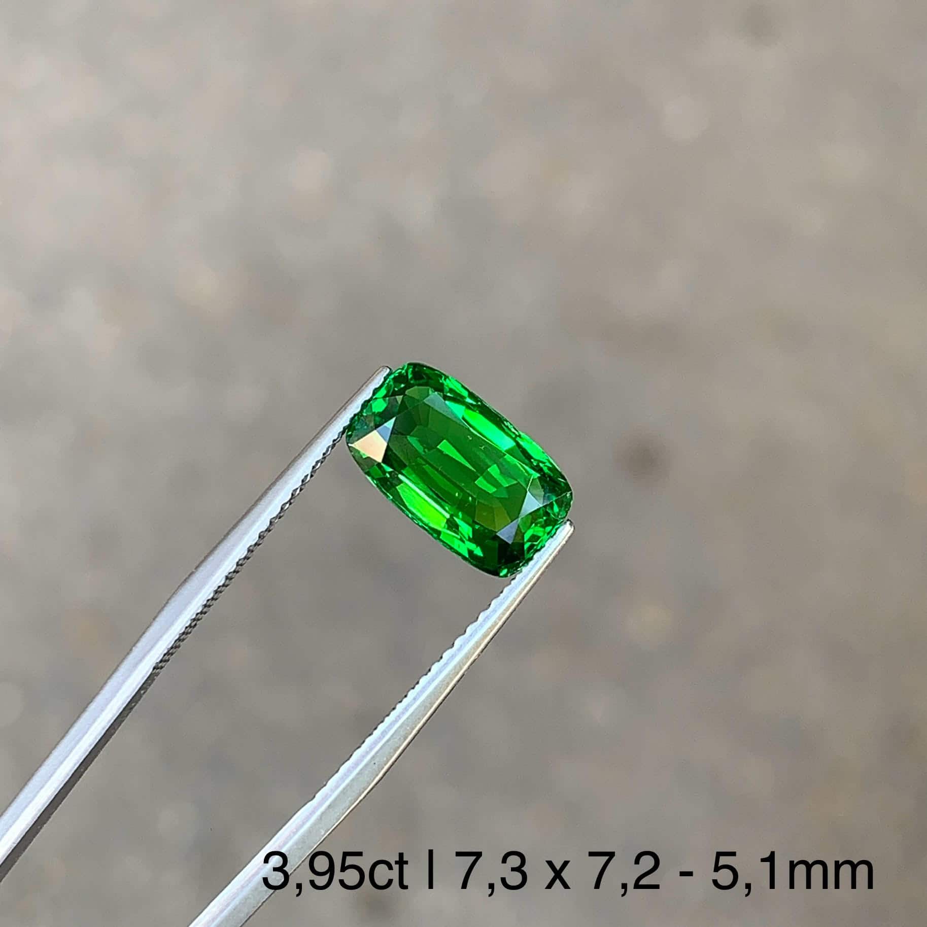 Đá Garnet xanh tự nhiên 100% 2,39ct - IRFN128 2410395