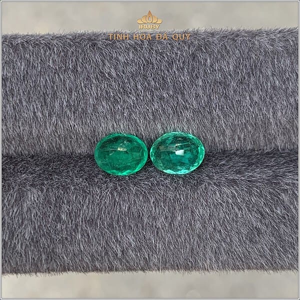 Đôi Emerald xanh vivid Colombia tự nhiên 2,12ct hình ảnh