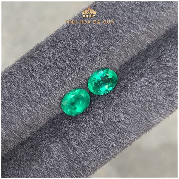 Đôi Emerald xanh vivid Colombia tự nhiên 2,12ct hình ảnh 2