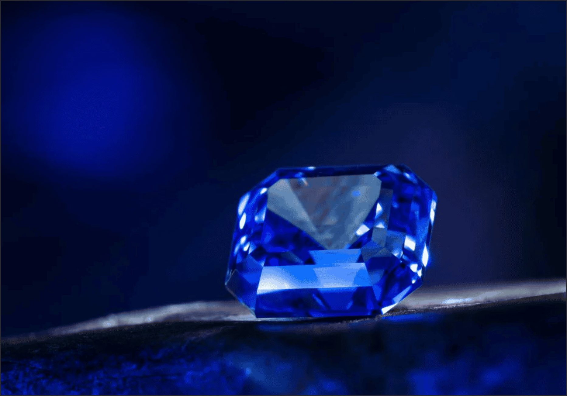 Màu xanh của đá Sapphire tạo ra từ những biến thể của Corundum