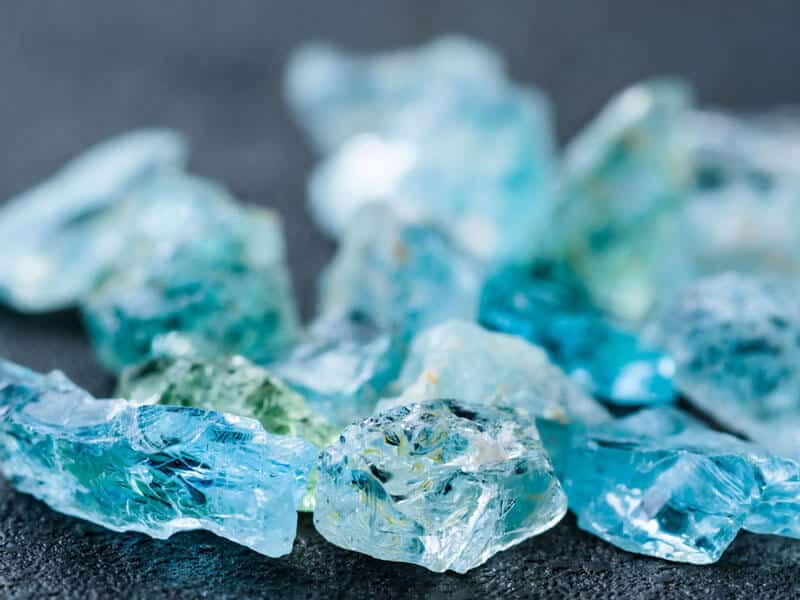 aquamarine la vien da quy duoc yeu thich trong gioi trang suc va phong thuy