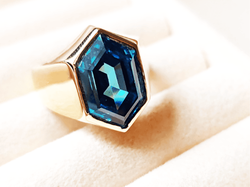 Bảo quản nhẫn nam Topaz đúng cách để đảm bảo giá trị của sản phẩm