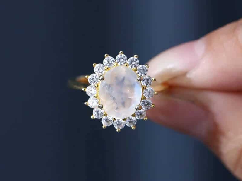 da moonstone con duoc goi la vien da cua su khoi dau moi