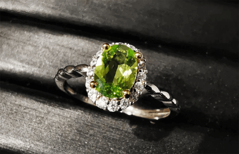 Mau nhan Peridot cho nu se phu hop voi menh nao?