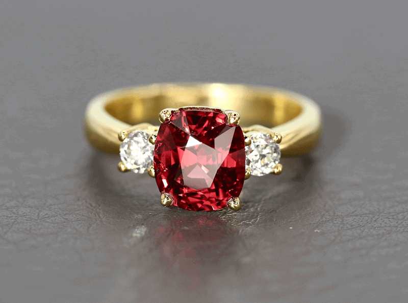 Mau nhan Spinel nu do - Bieu tuong cua quyen luc