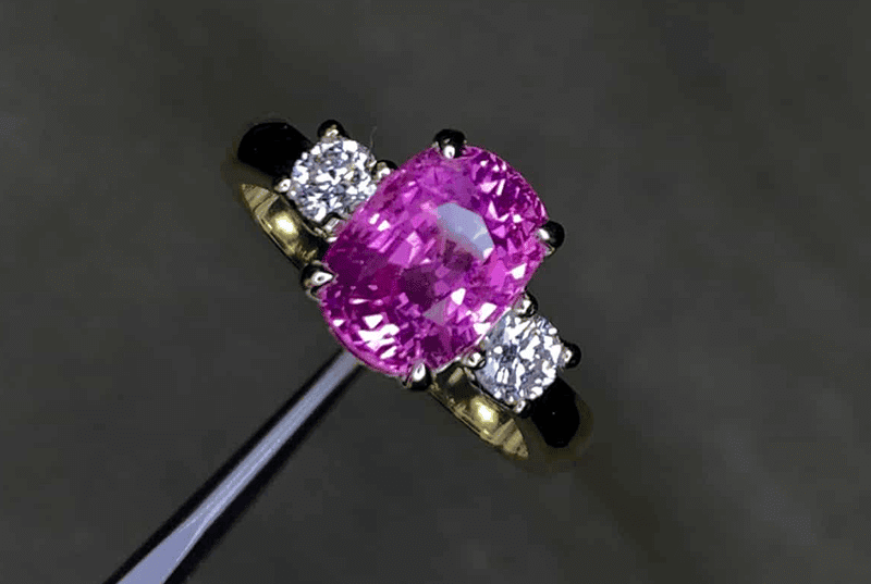 Mau nhan Spinel nu tim - Mang dam mau sac tinh te