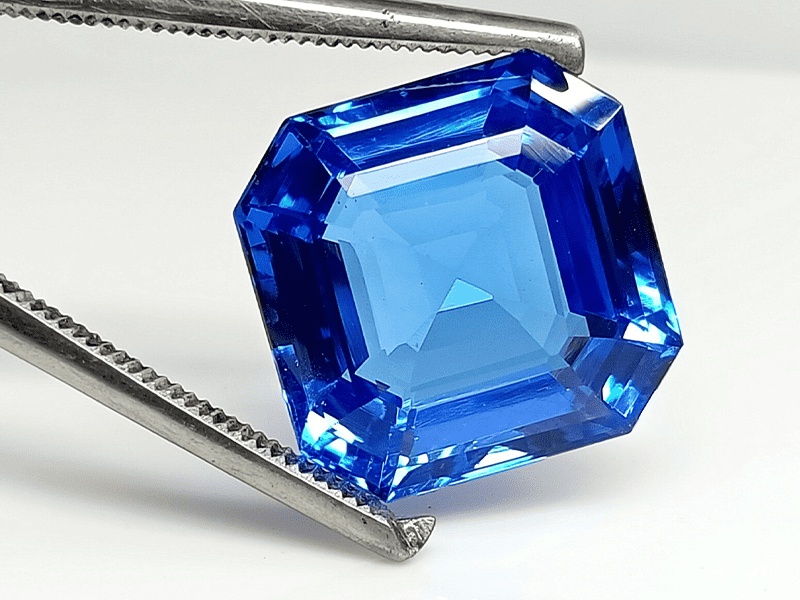 Mỗi màu sắc của đá Topaz mang đến một vẻ đẹp rất riêng