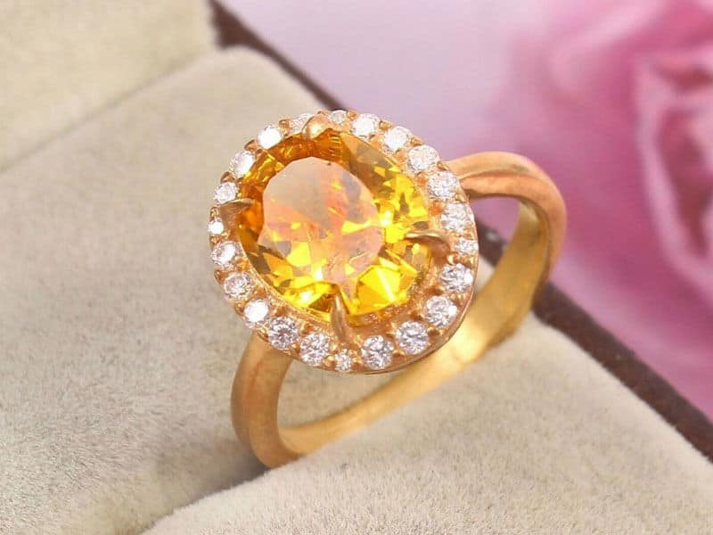 so huu nhan sapphire vang de khang dinh gu tham my tinh te va sang trong