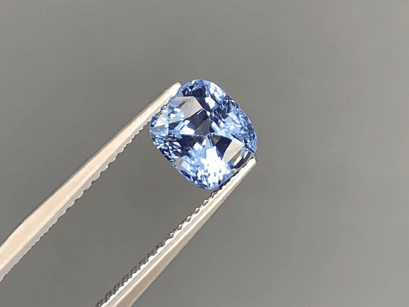 Ruby xanh là tên gọi thân thuộc của người dân ở mỏ cho đá Sapphire xanh 