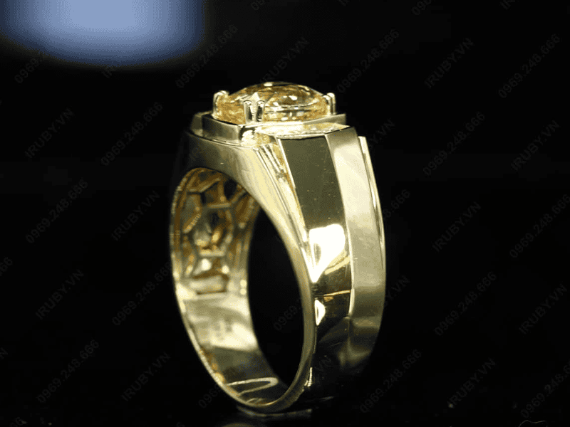 Vàng vàng mang đến sự sang trọng trong từng thiết kế của các quý ông