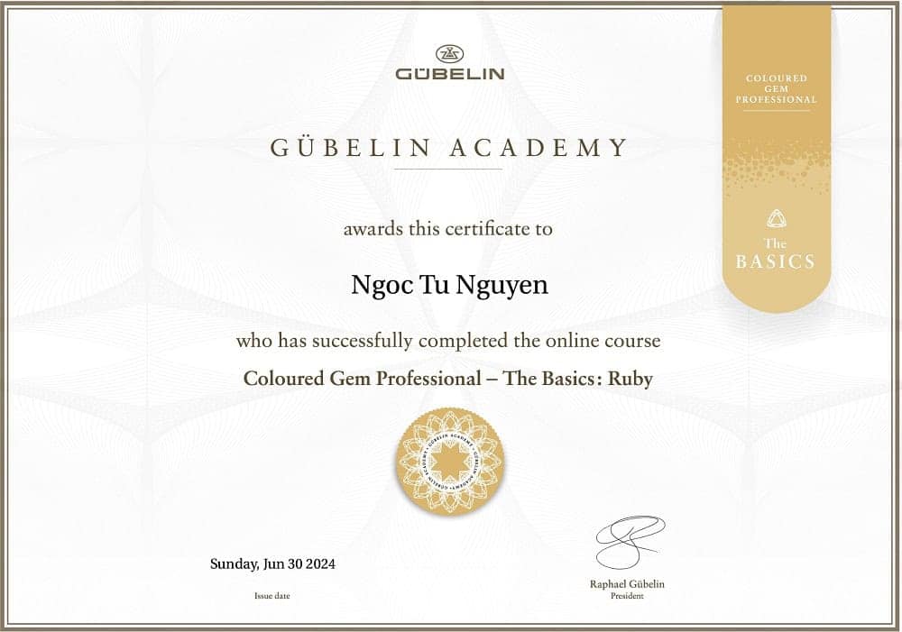 Không ngừng học hỏi, anh Nguyễn Ngọc Tú luôn rèn luyện nâng cấp bản thân với những khóa học của các học viện nước ngoài.