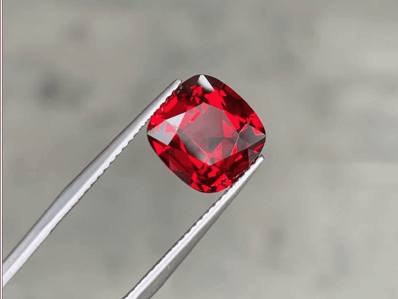 Đá Garnet đỏ dòng đá được yêu thích nhất bởi vẻ đẹp và giá trị thương mại